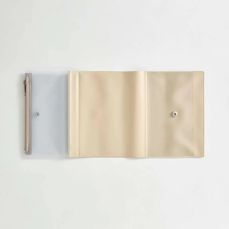Daigo | Funda Estuche de Plástico Isshoni A6 Beige - Image 2