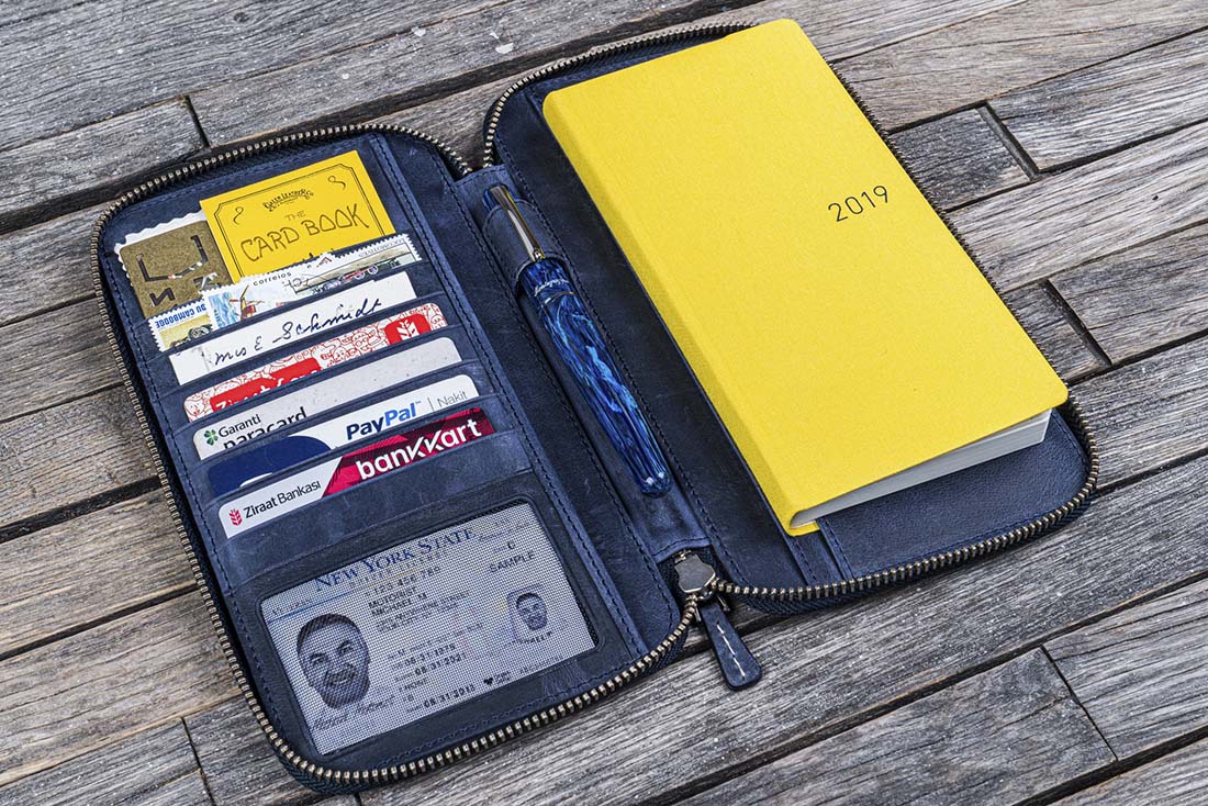 Galen Leather | Funda Leather Zippered Hobonichi Weeks Cover Crazy Horse Navy Blue - Image 2