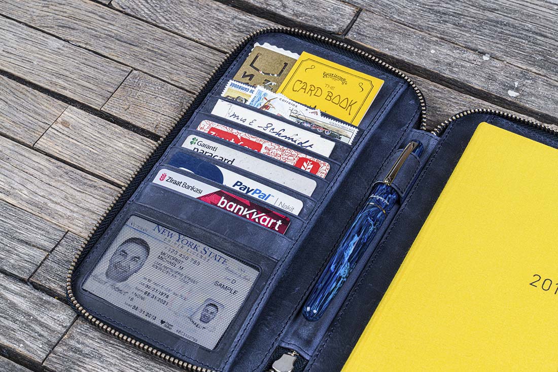 Galen Leather | Funda Leather Zippered Hobonichi Weeks Cover Crazy Horse Navy Blue - Image 4