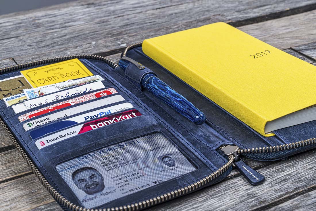 Galen Leather | Funda Leather Zippered Hobonichi Weeks Cover Crazy Horse Navy Blue - Image 5