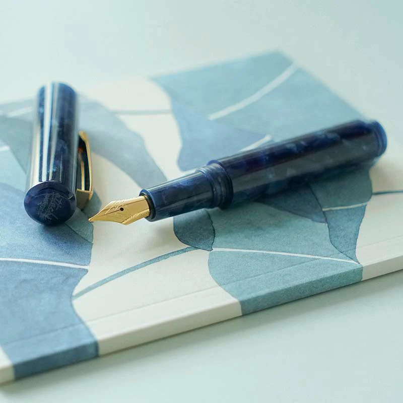 Hightide | Pluma Estilográfica Marbled Attaché Navy (F) - Image 3