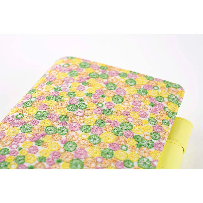 Hobonichi | Agenda Hobonichi Techo A6 Mina Perhonen: skyful (Yellow) 2026 - Image 5