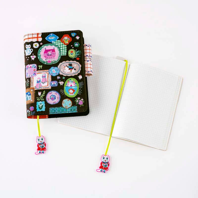 Hobonichi | Punto de Libro Clip Bordado Yumi Kitagishi White Cat - Image 3