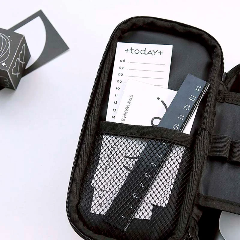 Iconic | Estuche Doodle Black - Image 2