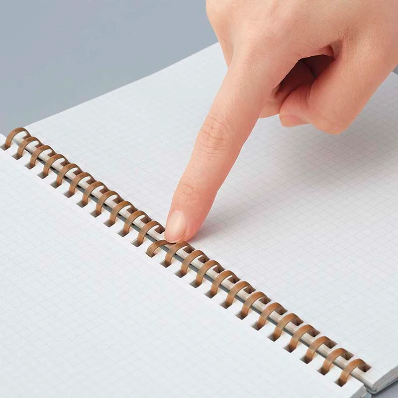 Kokuyo | Cuaderno Soft Ring Sooofa A5 Warm Gray (Cuadros) - Image 5