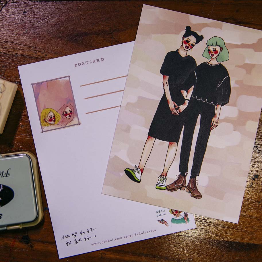 La Dolce Vita | Postal Black Friends