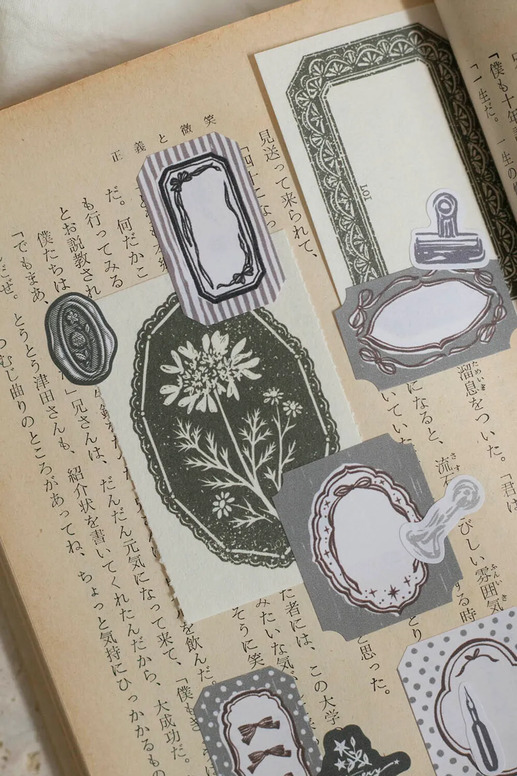 Loi Design | Pegatinas en Rollo French Bow Die-Cut Paper Tape - Image 10