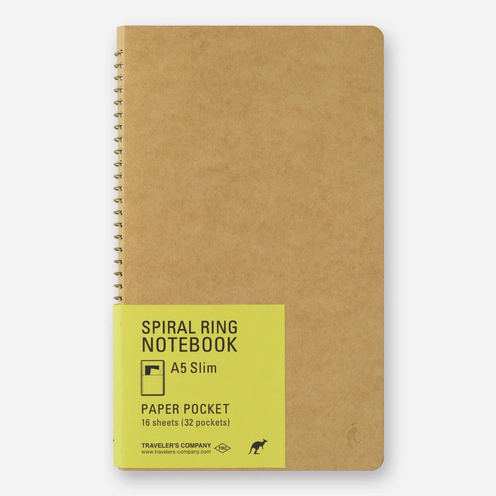 Traveler's Company | Cuaderno con Espiral A5 Slim Bolsillos de Papel