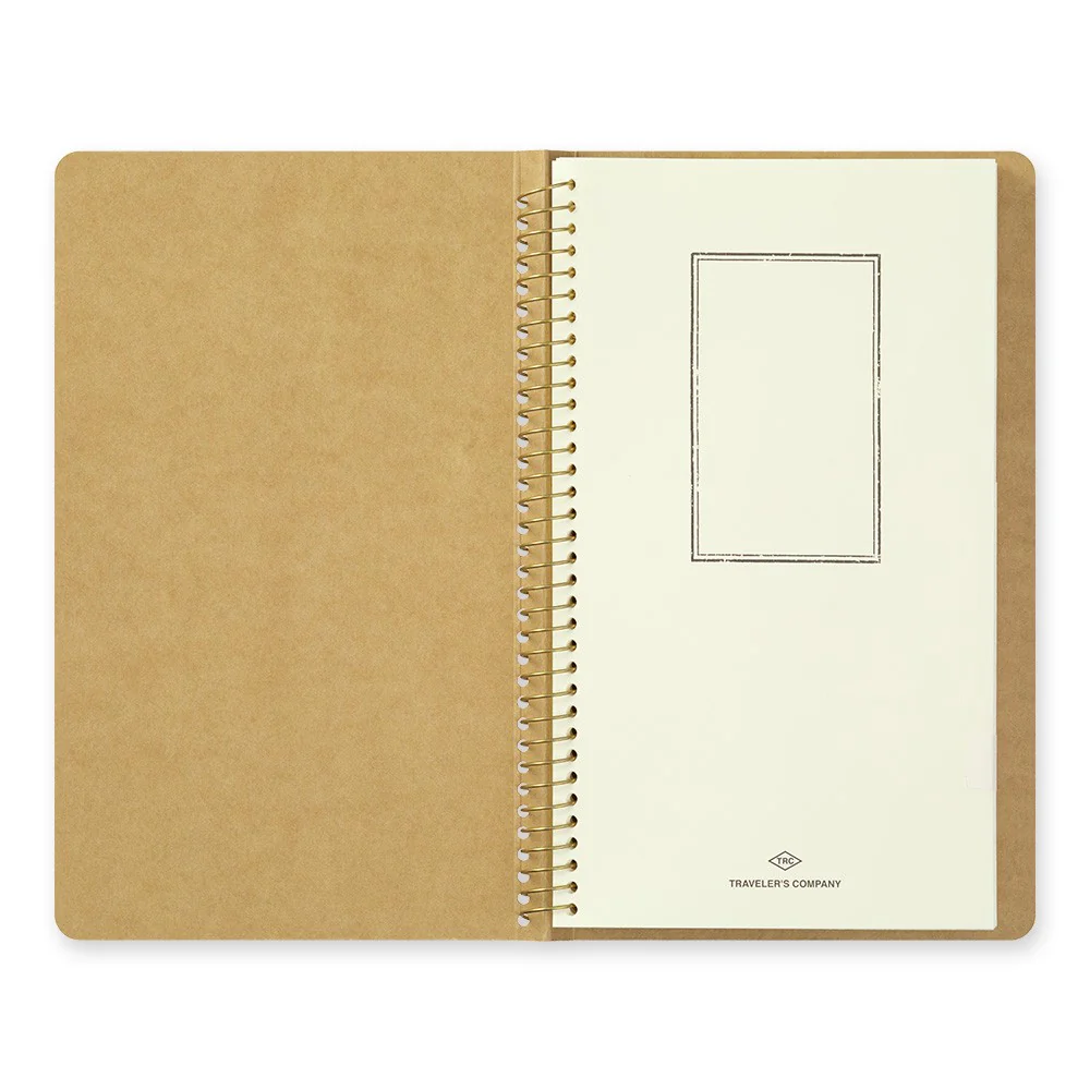 Traveler's Company | Cuaderno con Espiral A5 Slim Bolsillos de Papel - Image 4