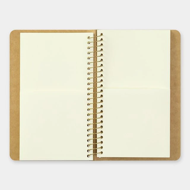 Traveler's Company | Cuaderno con Espiral A6 Slim Bolsillos de Papel - Image 2