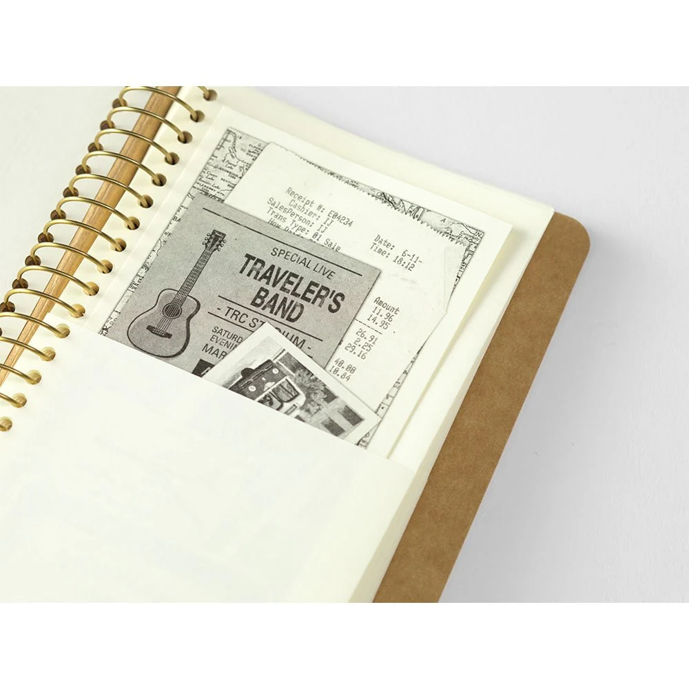 Traveler's Company | Cuaderno con Espiral A6 Slim Bolsillos de Papel - Image 5