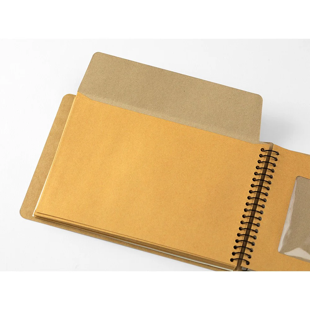 Traveler's Company | Cuaderno con Espiral B6 Sobres Visibles - Image 3