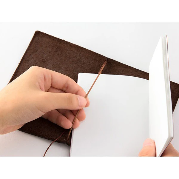 Traveler's Company | Cuaderno Traveler's Notebook Passport Brown - Image 4