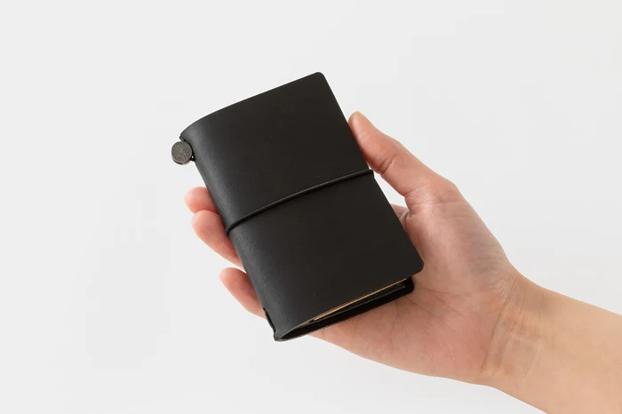 Traveler's Company | Set Cuaderno Traveler's Notebook Card 20º Aniversario Black - Image 11