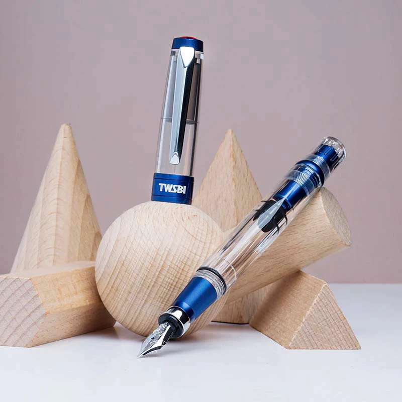 TWSBI | Pluma Estilográfica Diamond 580 ALR Navy Blue F - Image 2